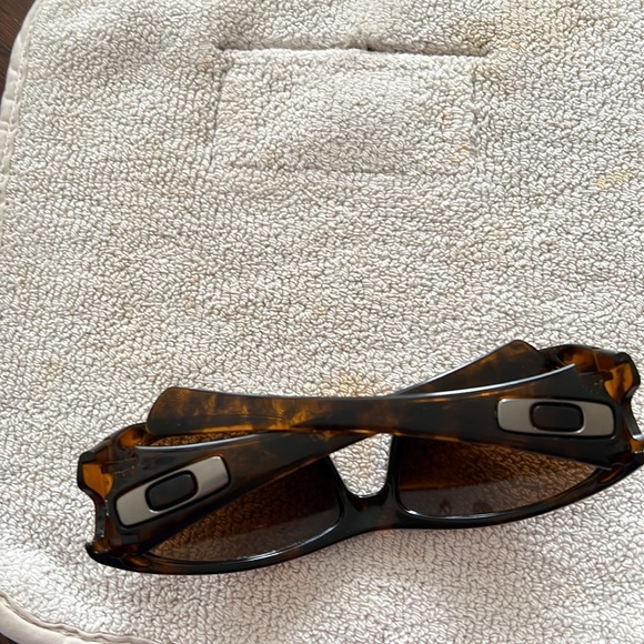 Oakley Tortoise Shell Sunglasses - Picture 2 of 3